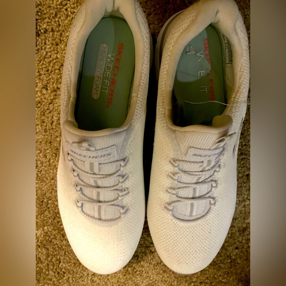 Sketchers wide, fit memory foam